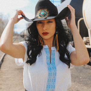 Annieville Embroidered Top