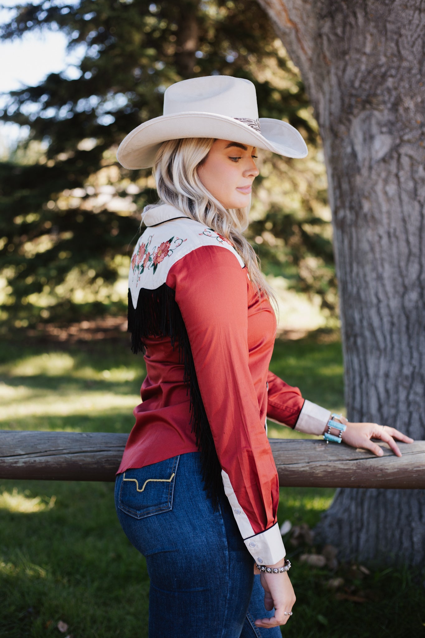 Embroidered Retro Snap Shirt