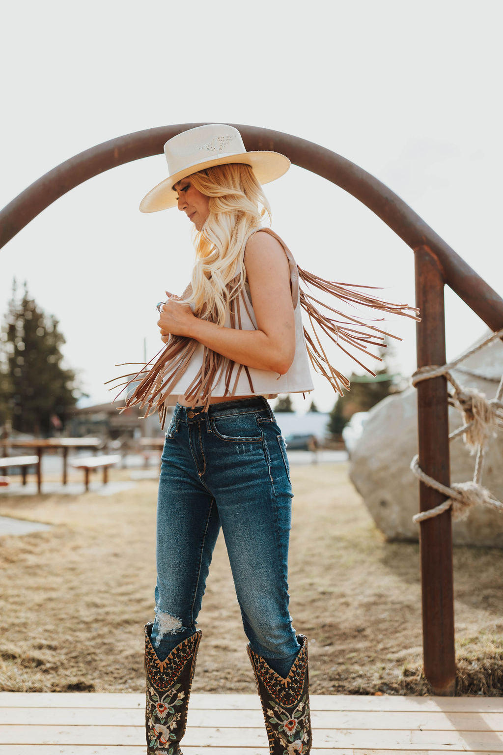 Fringe 💅🏼  Western girl outfits, Western outfits women, Western